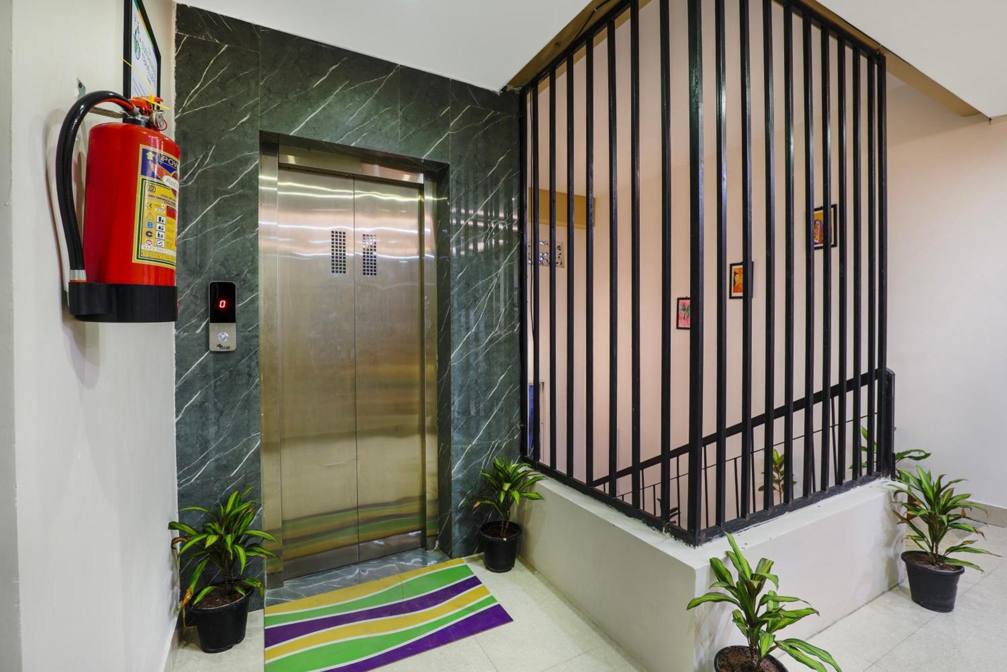 Treebo Urban Oasis Inn Ґувахаті Екстер'єр фото