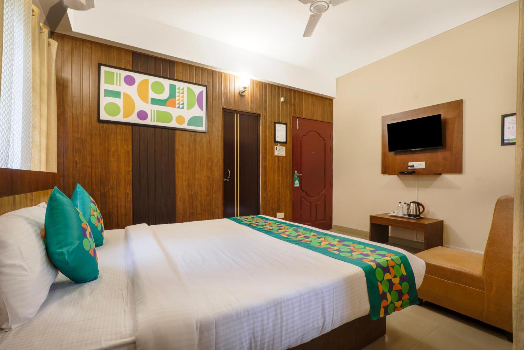 Treebo Urban Oasis Inn Ґувахаті Екстер'єр фото